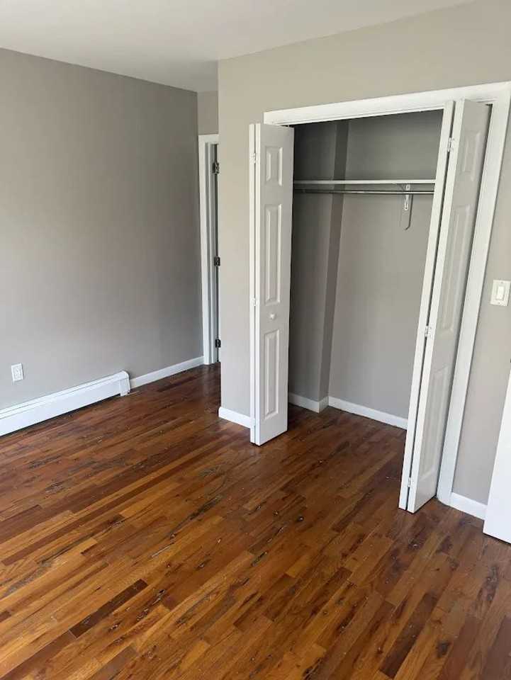 321 Monroe Street - Photo 4 of 6