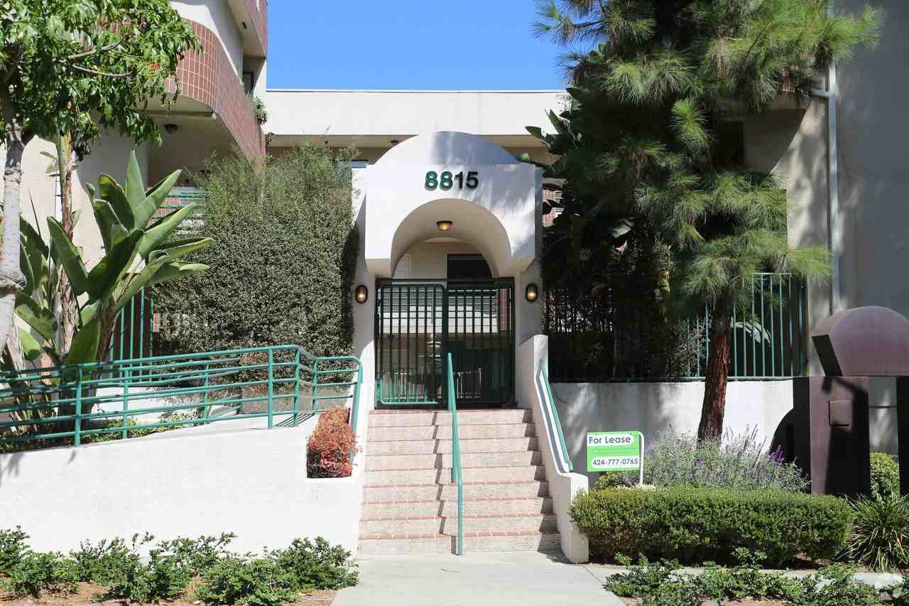 Cynthia Gardens...West Hollywood's most Desired Neighborhood...Remodeled Apartments...CALL NOW! - Photo 5 of 10