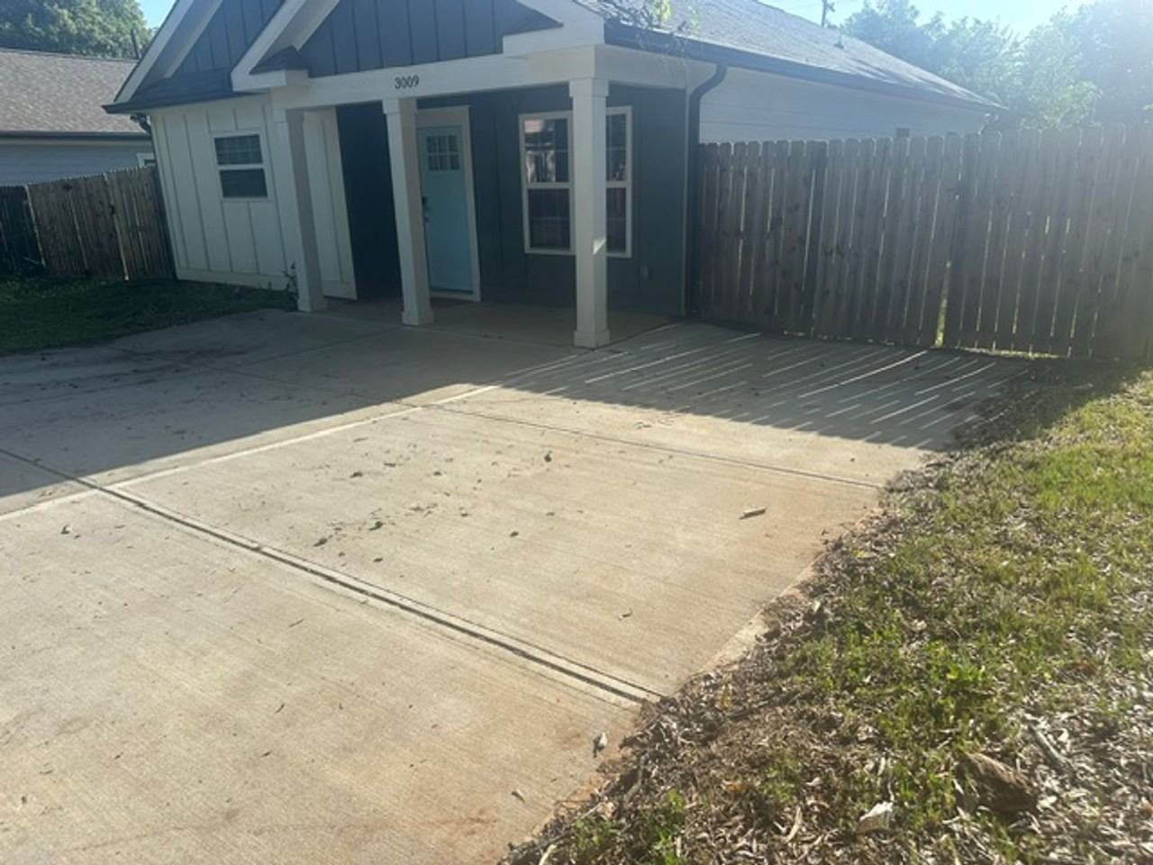 3009 Reid Ave - Photo 2 of 3