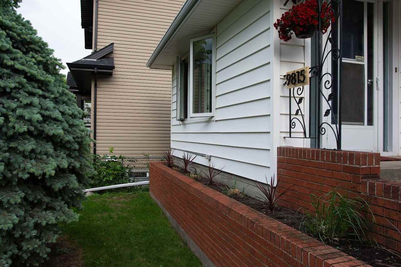 9815 75 Ave Nw - Photo 5 of 39