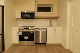 5124 17 Ave Nw - Photo 1 of 1