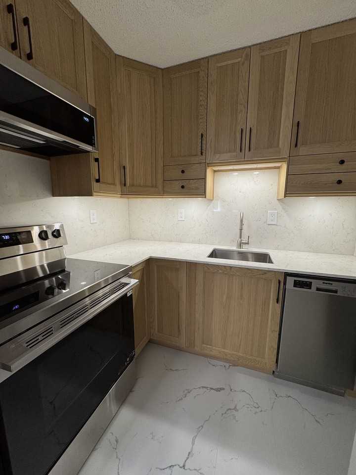 4512 75 St Nw - Photo 2 of 11