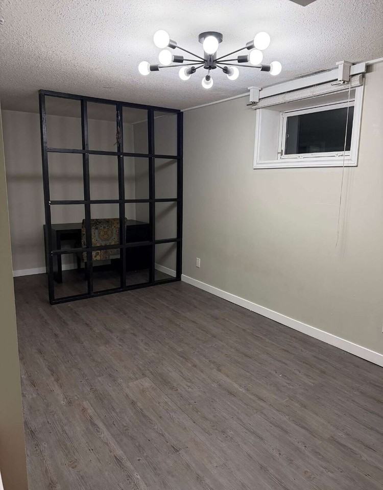 18404 84 Ave Nw - Photo 3 of 6