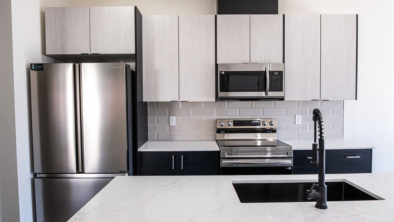 10631 155 St Nw - Photo 6 of 50