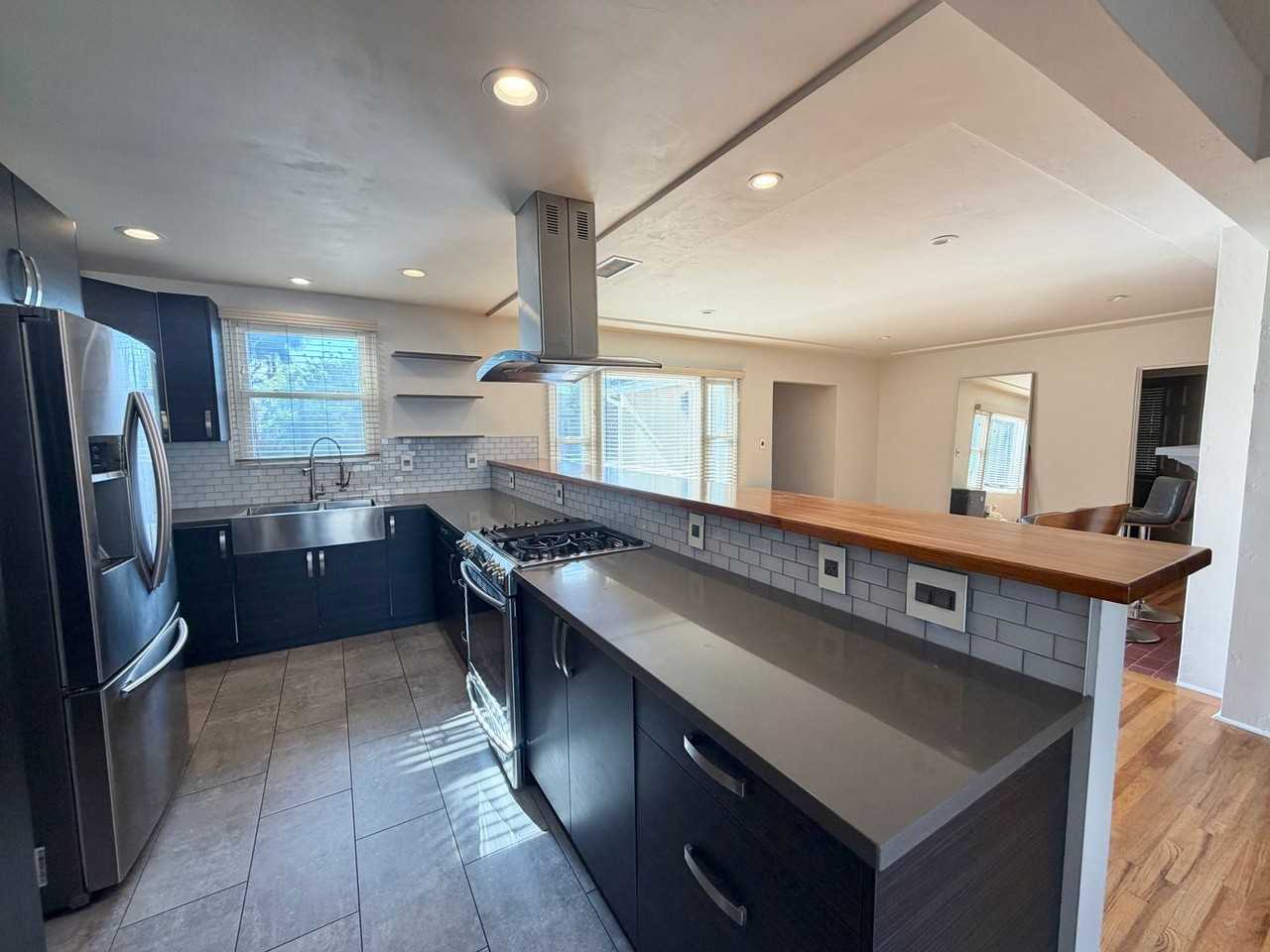 4535 49th St - Photo 3 of 18