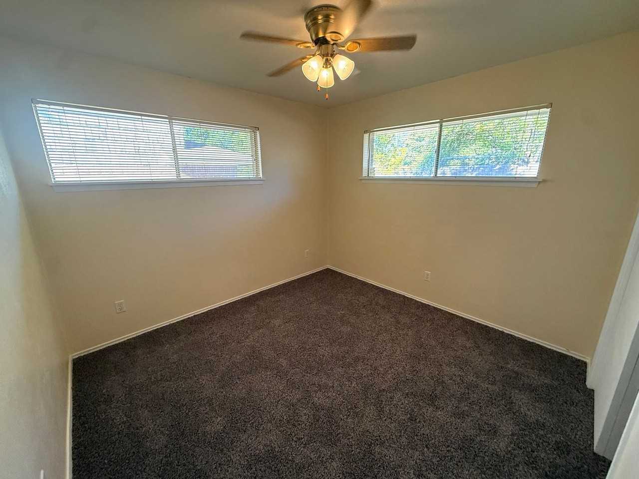 241 Merribrook Trl - Photo 4 of 16
