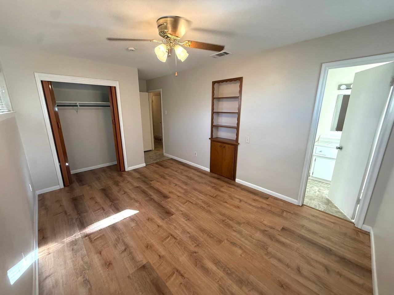241 Merribrook Trl - Photo 7 of 16