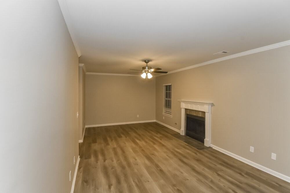 7531 Sugarcreek Dr - Photo 4 of 17