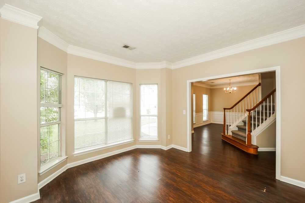 8639 Glendevon Ct - Photo 4 of 17