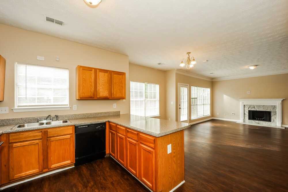 8639 Glendevon Ct - Photo 7 of 17