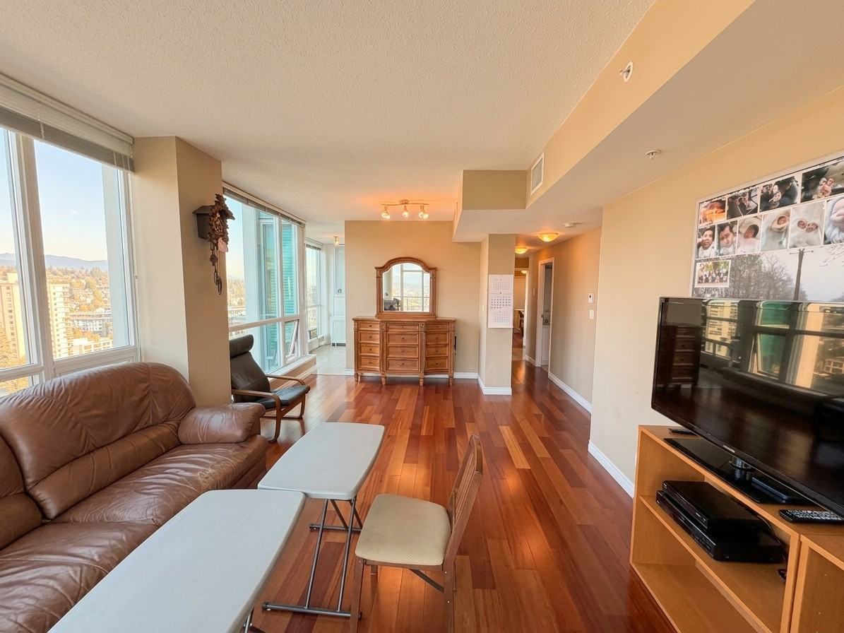 138 Esplanade East #22nd Floor - Photo 3 of 20