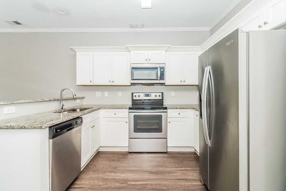 601 Fieldcrest Dr - Photo 7 of 16