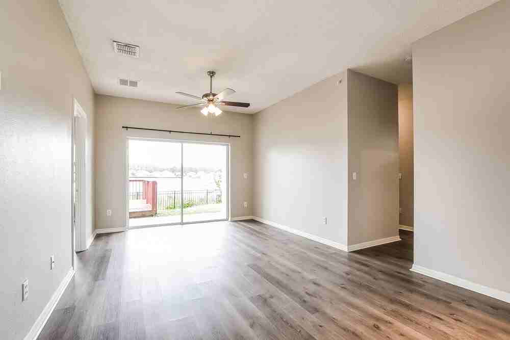 4244 Waterside Pointe Cir - Photo 3 of 16