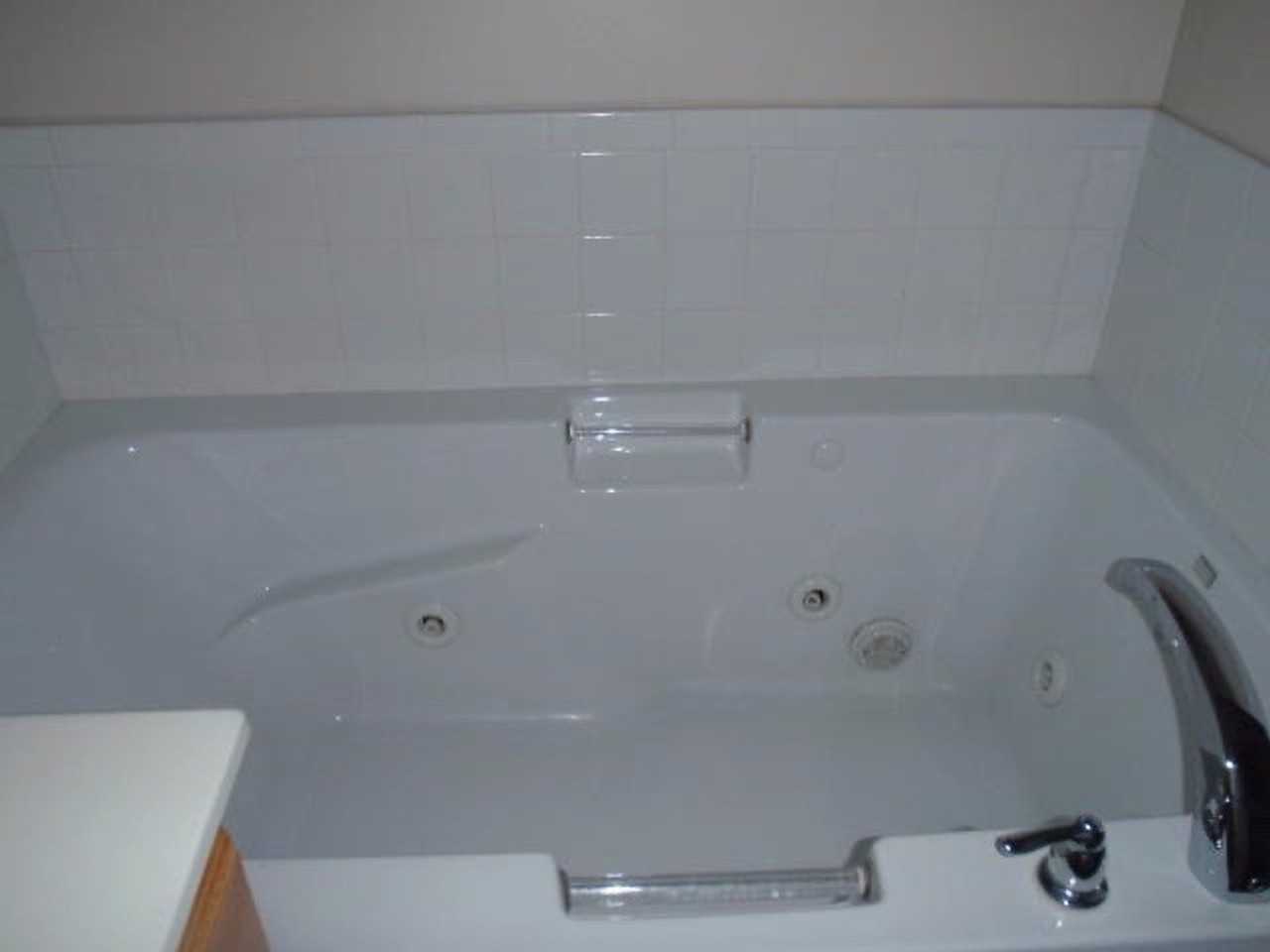 12 Port Way - Photo 2 of 6