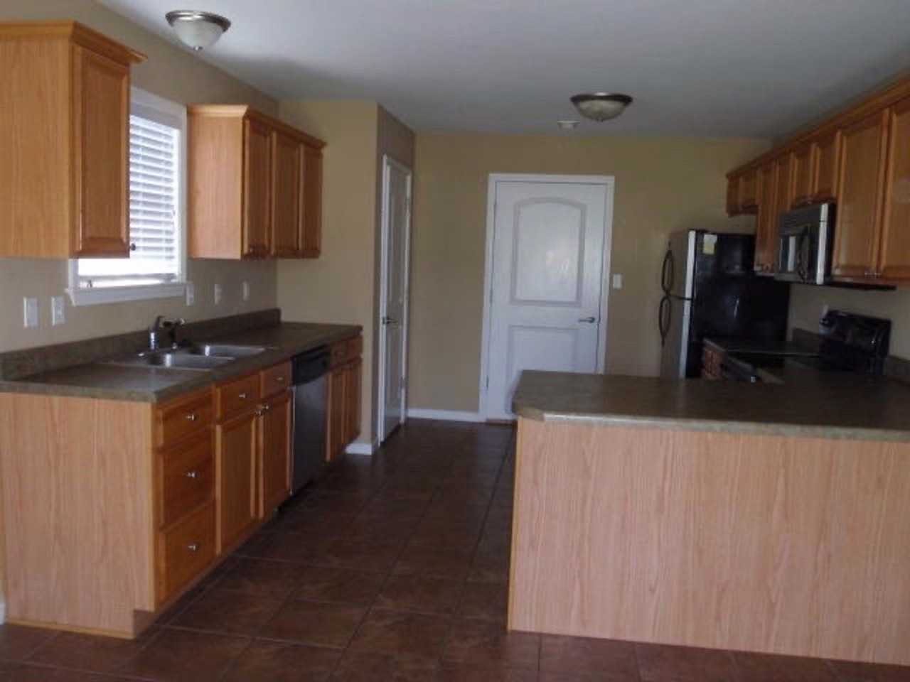 12 Port Way - Photo 4 of 6