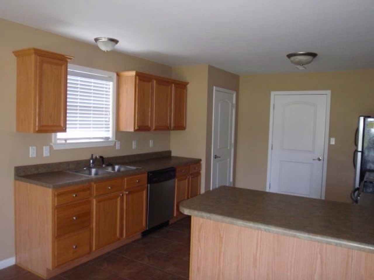 12 Port Way - Photo 5 of 6