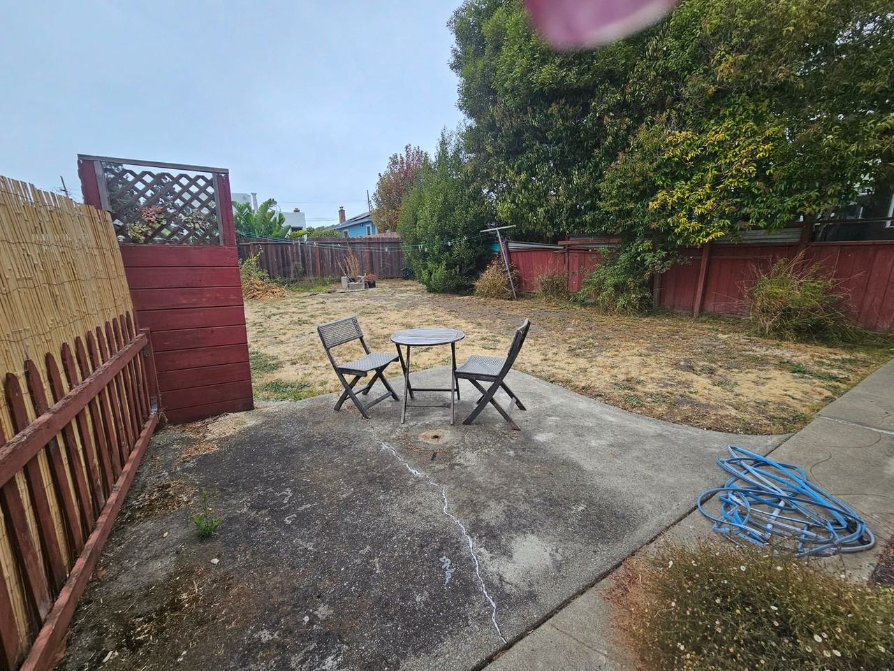 647 38th St - Photo 7 of 8