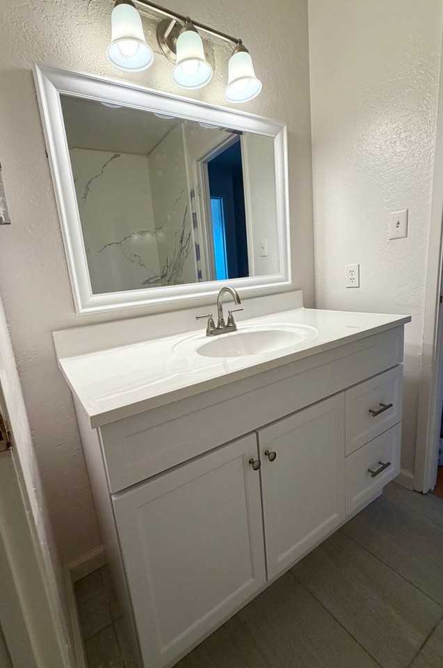 491 Los Arboles St - Photo 2 of 6
