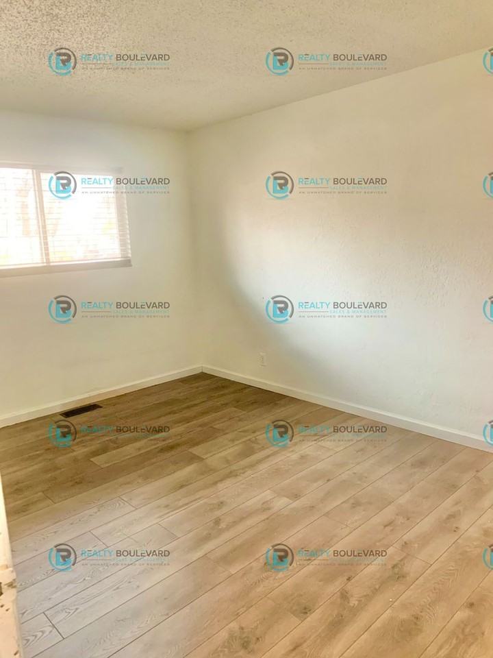 1137 Arnold Dr - Photo 3 of 14