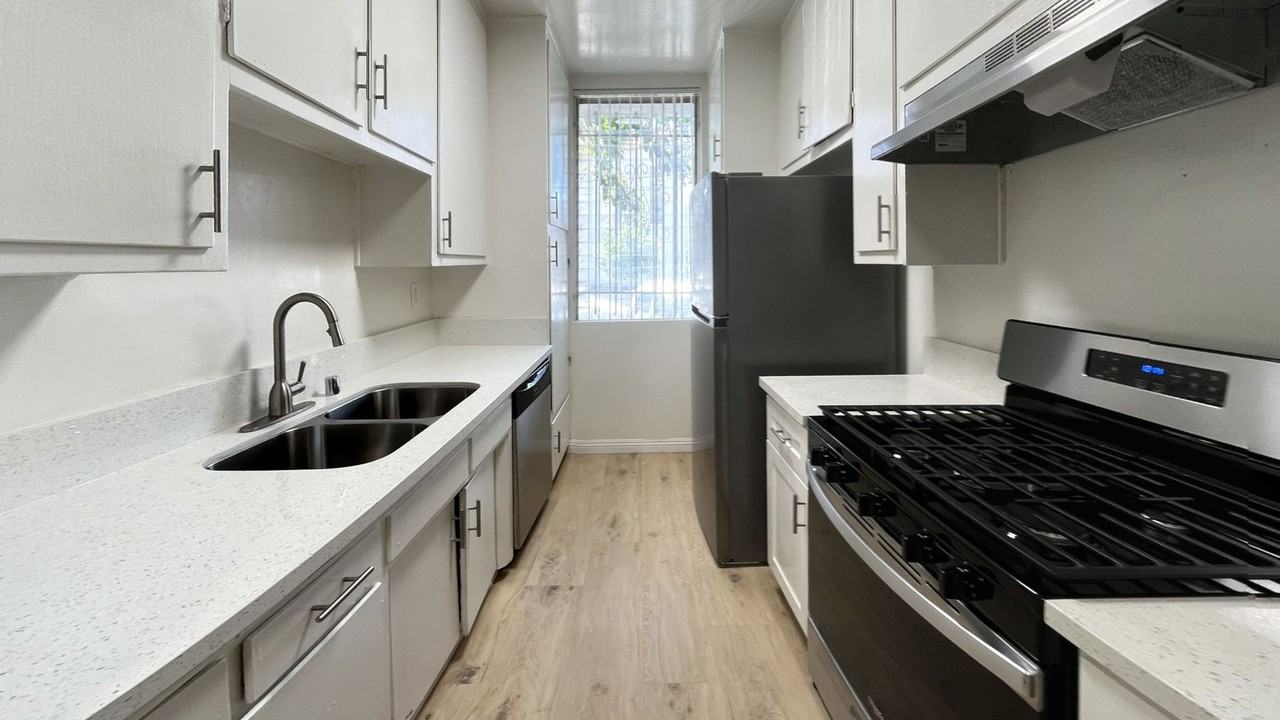 CMY - Bon Chere Apartments - Photo 2 of 4