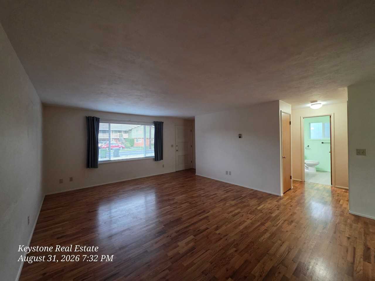 3590 Hilyard St - Photo 2 of 11