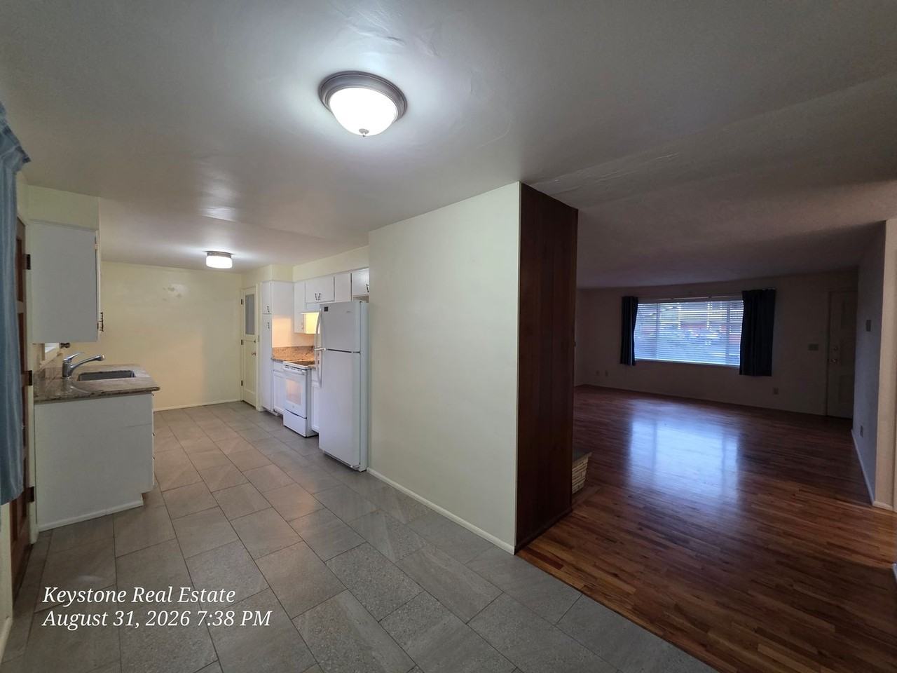 3590 Hilyard St - Photo 3 of 11
