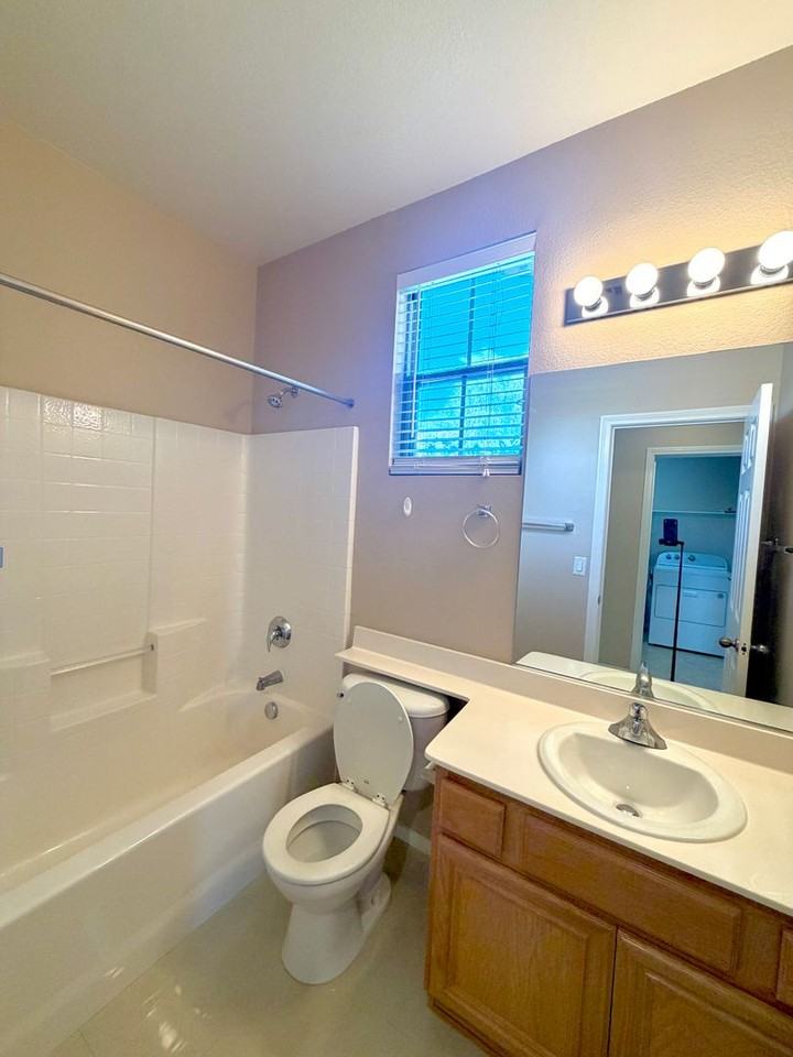 7493 Longhorn Lodge Ave - Photo 7 of 32