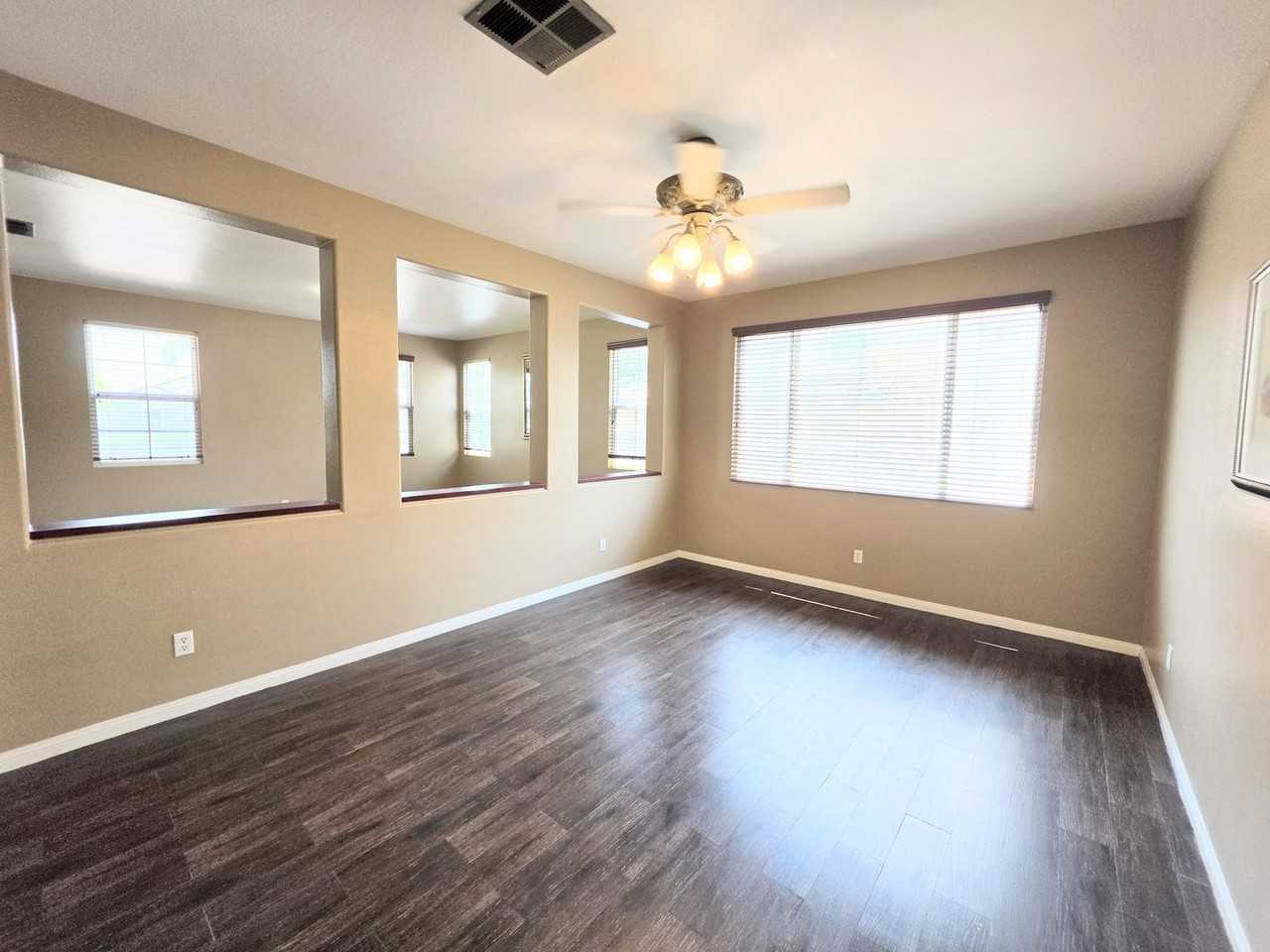 30040 Cheveley Park St - Photo 4 of 20