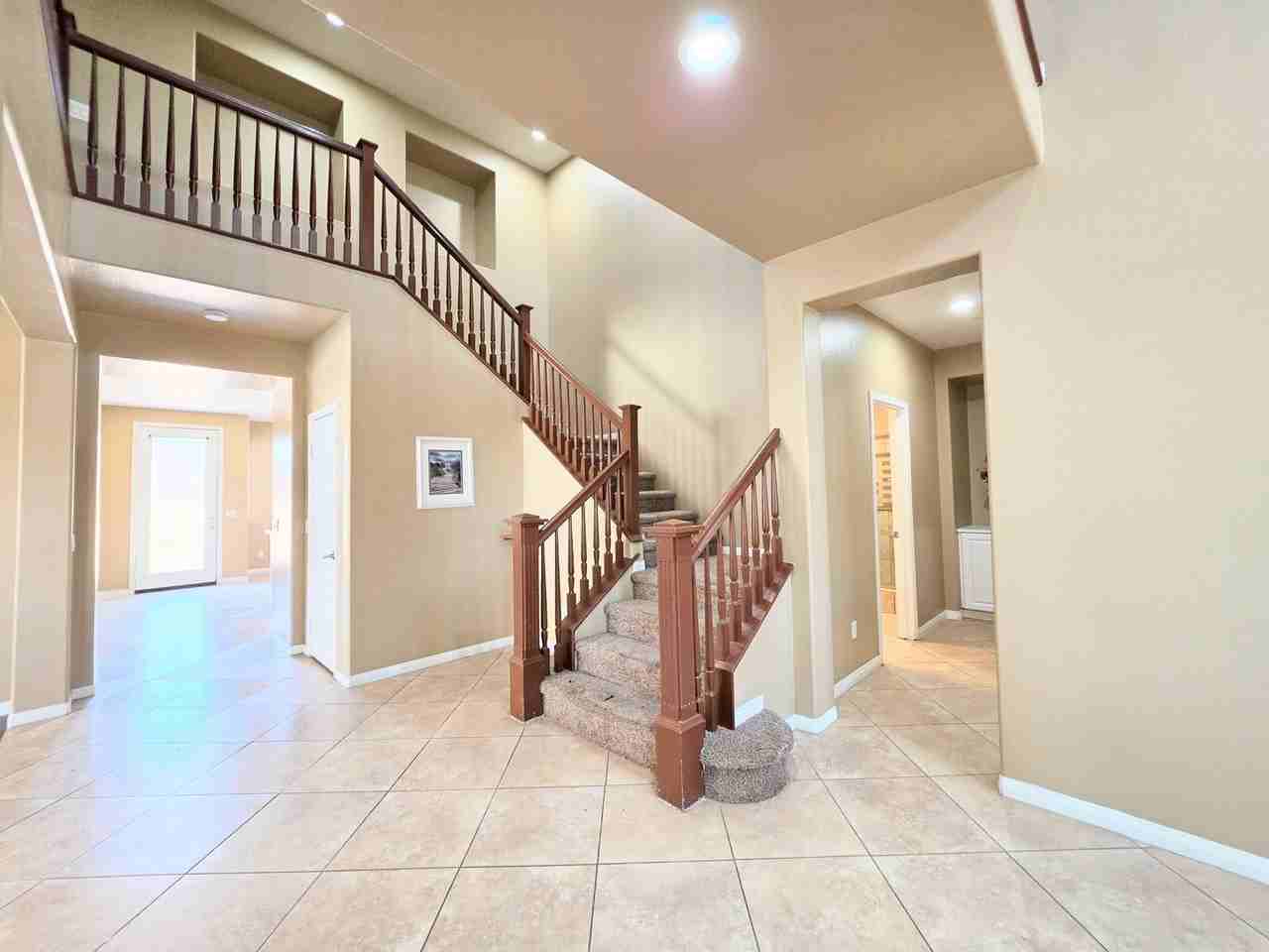 30040 Cheveley Park St - Photo 5 of 20