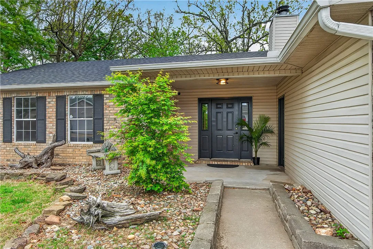 8517 Spruce Dr - Photo 2 of 28