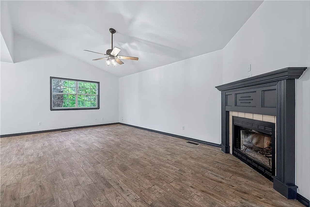 8517 Spruce Dr - Photo 5 of 28
