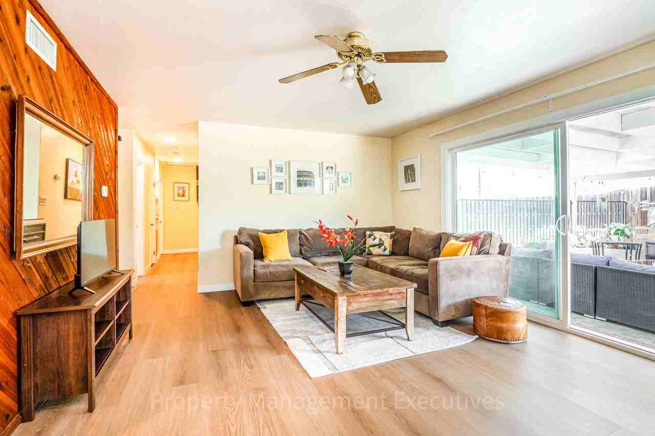 6344 Arms Lake Ave - Photo 6 of 19