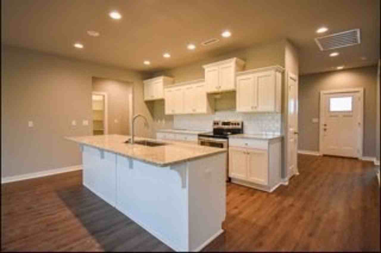 456 N Otoe St - Photo 2 of 17