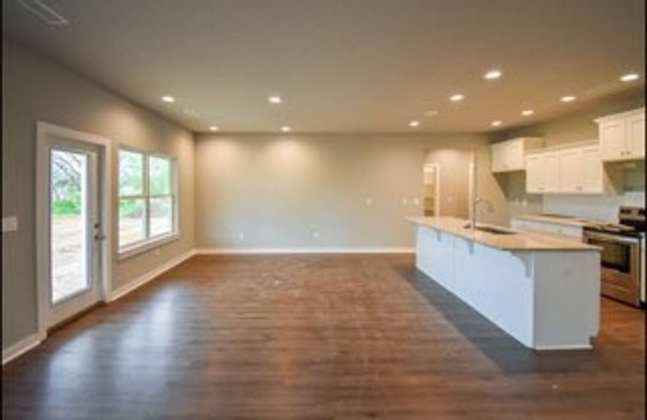 456 N Otoe St - Photo 3 of 17