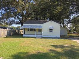 featured image of 3821 E Ash St