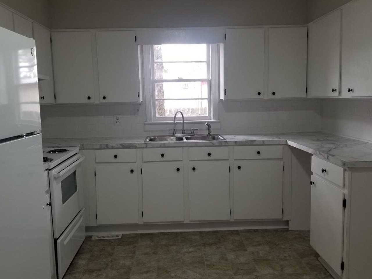 3821 E Ash St - Photo 5 of 18