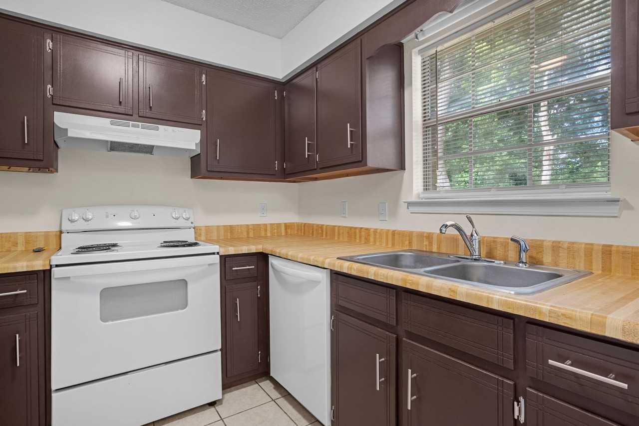 501 S Edgewood Cir #C - Photo 5 of 15