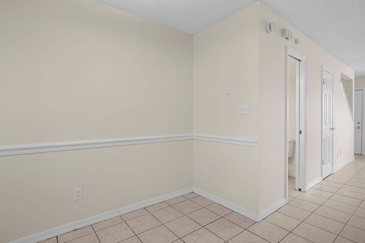 501 S Edgewood Cir #C - Photo 6 of 15