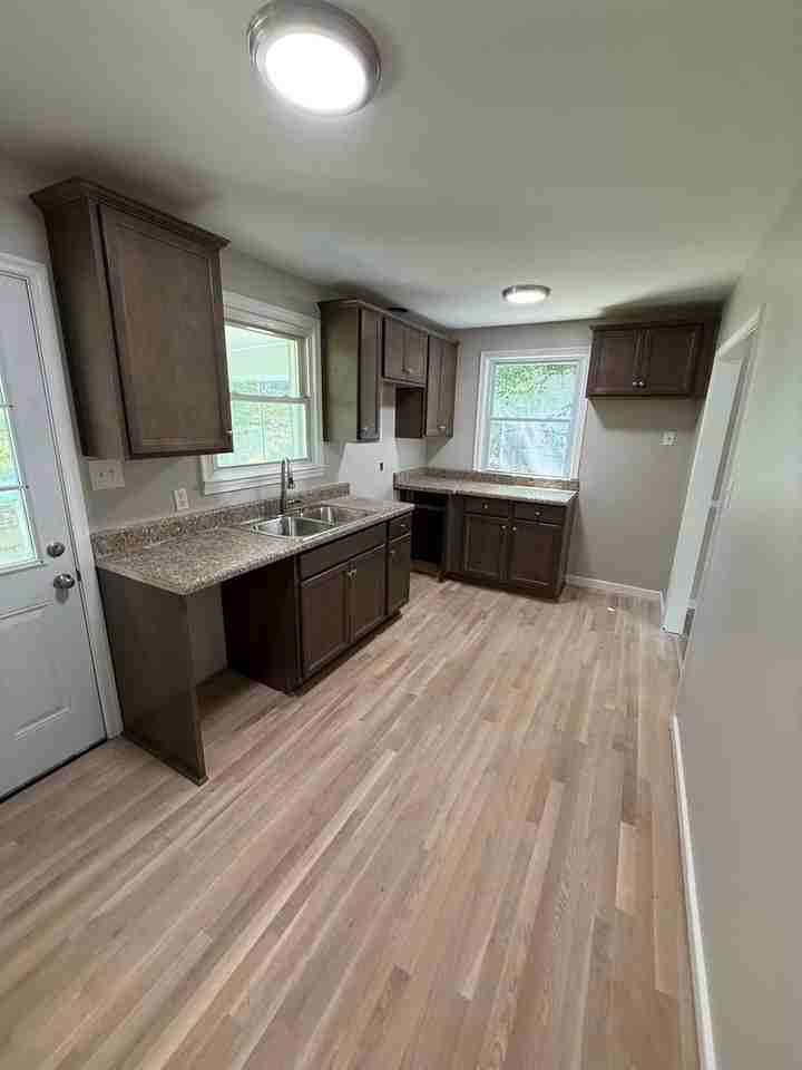 2404 Western St - Photo 2 of 5