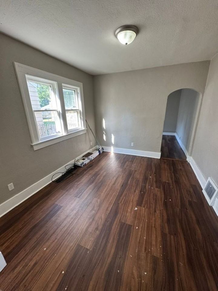 3106 Smith St - Photo 3 of 8