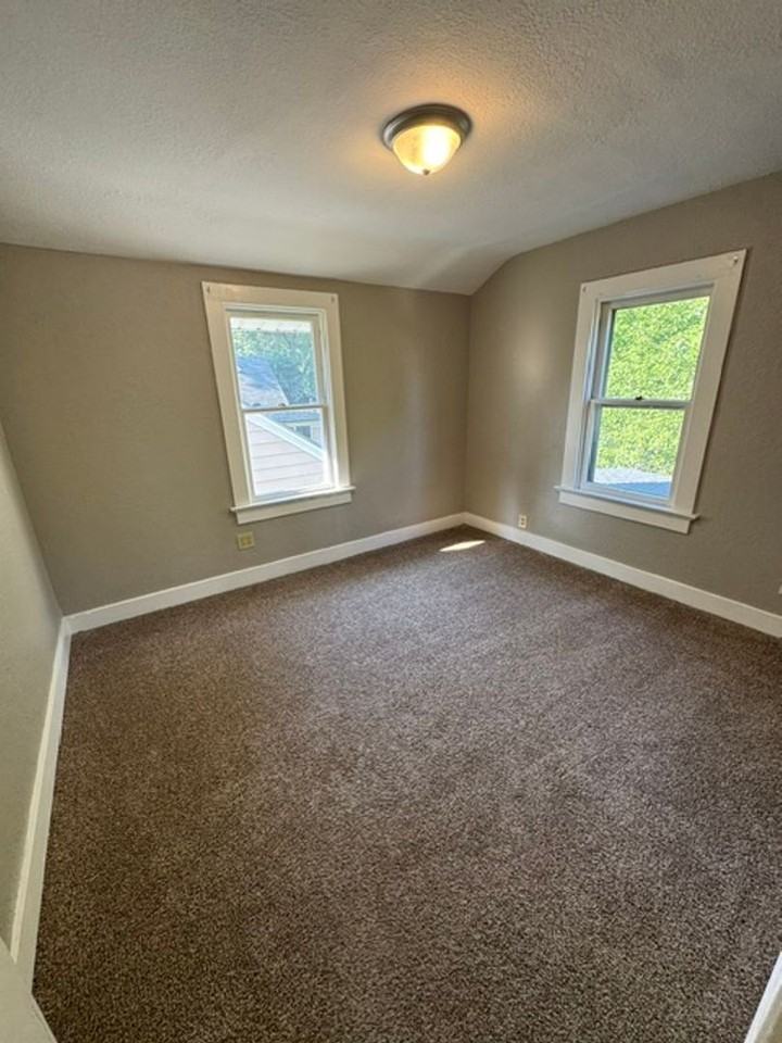 3106 Smith St - Photo 6 of 8
