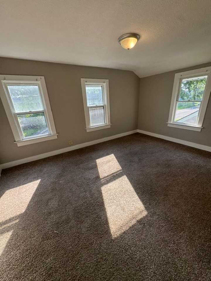 3106 Smith St - Photo 7 of 8