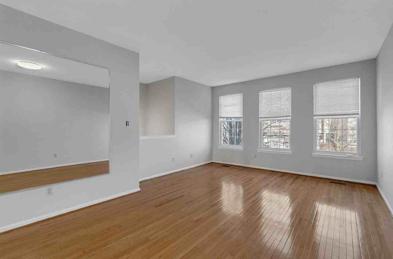 487 Fort Hill Cir - Photo 2 of 40