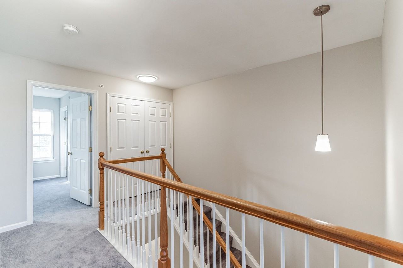 487 Fort Hill Cir - Photo 7 of 40