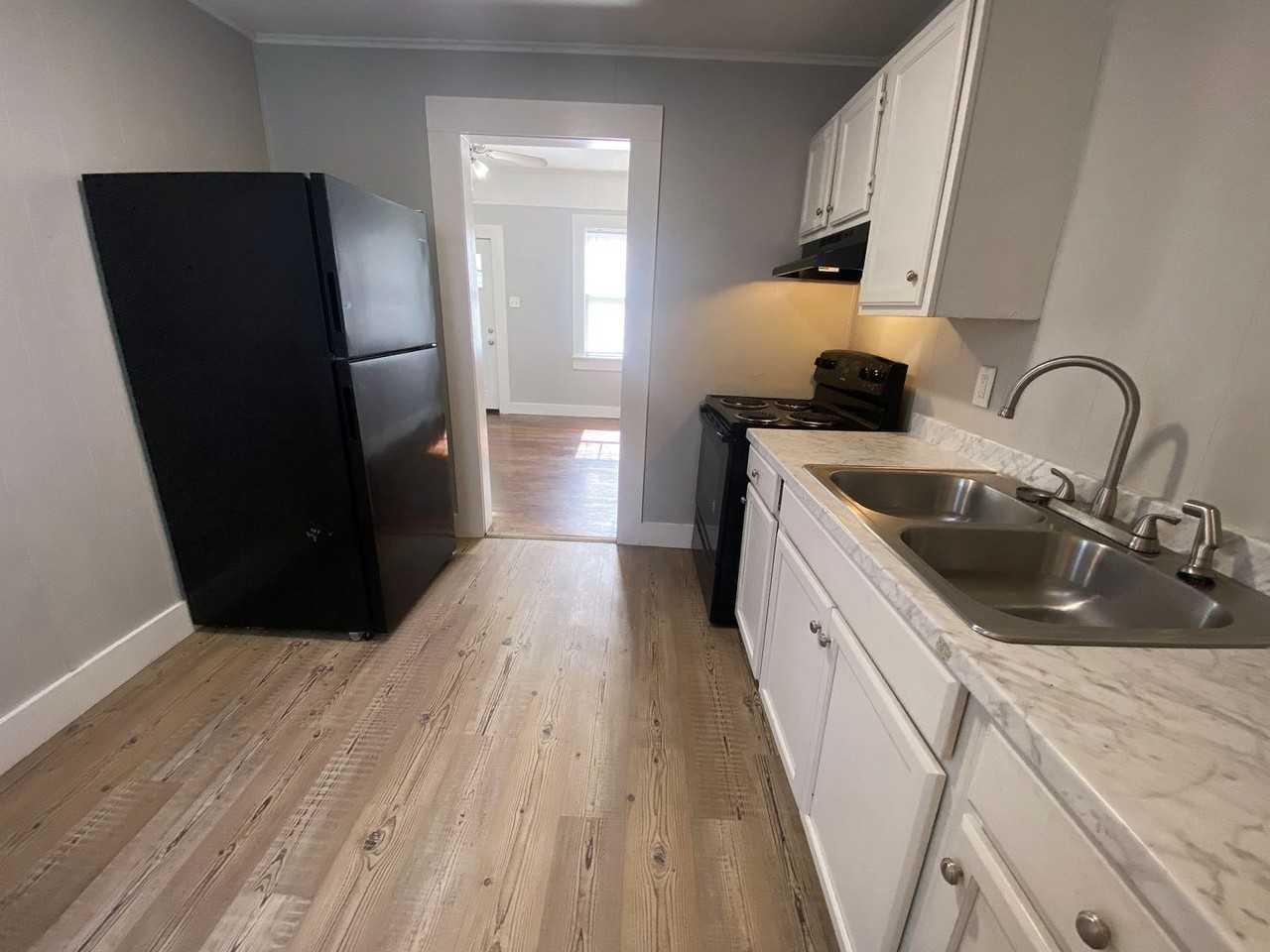 411 1/2 Pryce St - Photo 5 of 11