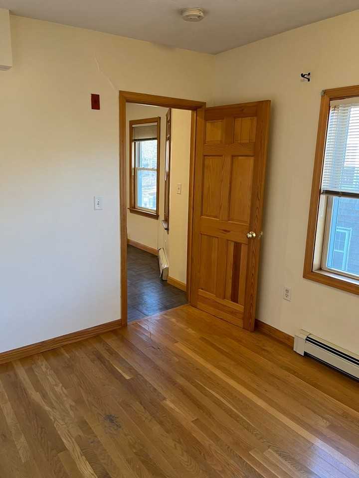 998 Washington St #2 - Photo 5 of 19