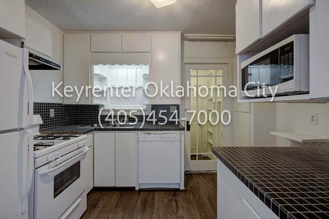 2918 Nw 17th St - Photo 4 of 34