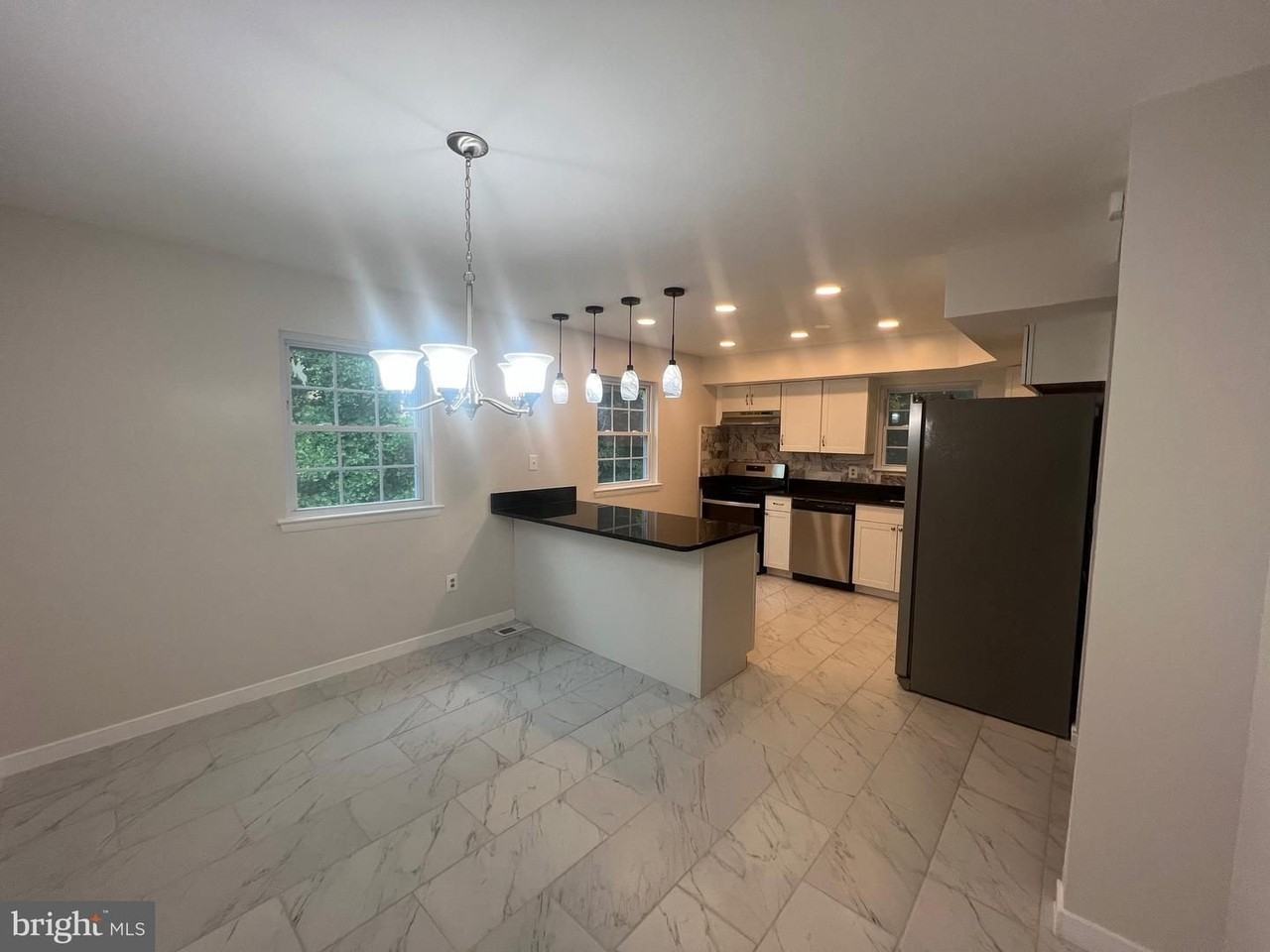 4200 Gerry Ln - Photo 3 of 30