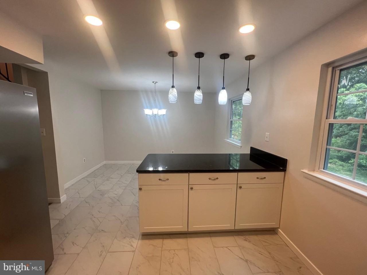 4200 Gerry Ln - Photo 6 of 30