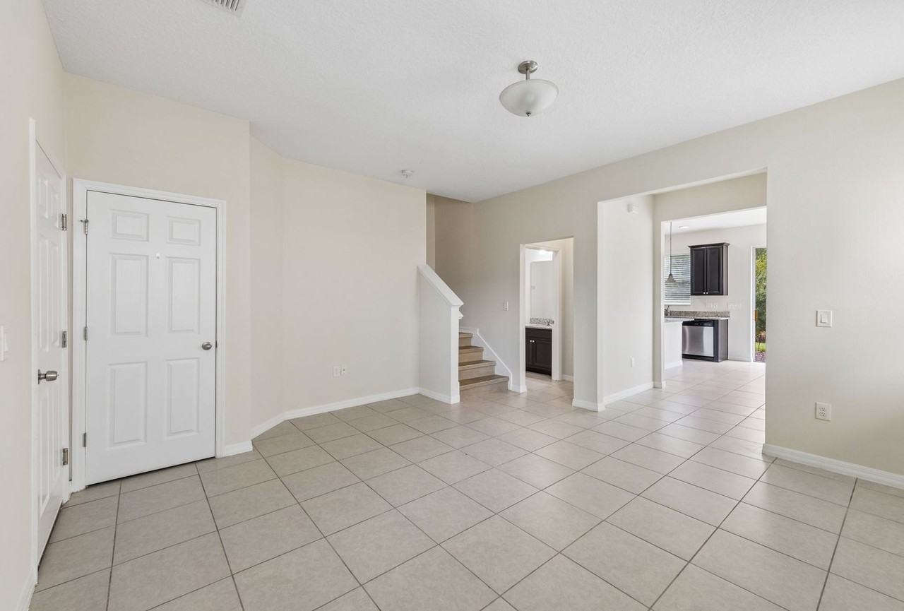2541 Sedge Grass Way - Photo 4 of 20